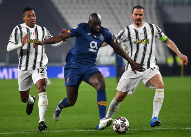 里昂绝杀尤文,罗本一己之力扛起全队 里昂绝杀尤文,罗本一己之力扛起全队