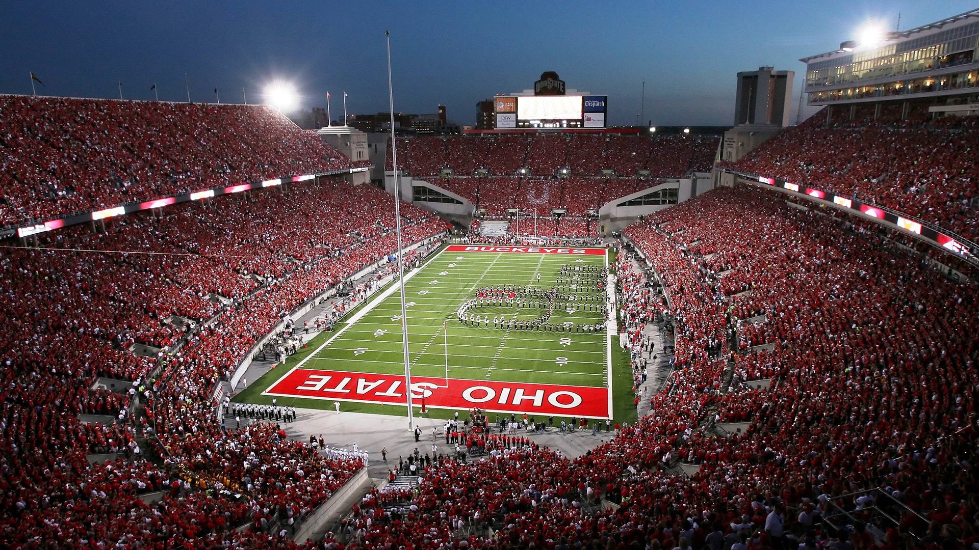 颠覆与主宰，卡塔尔奇迹与莱万的王权加冕