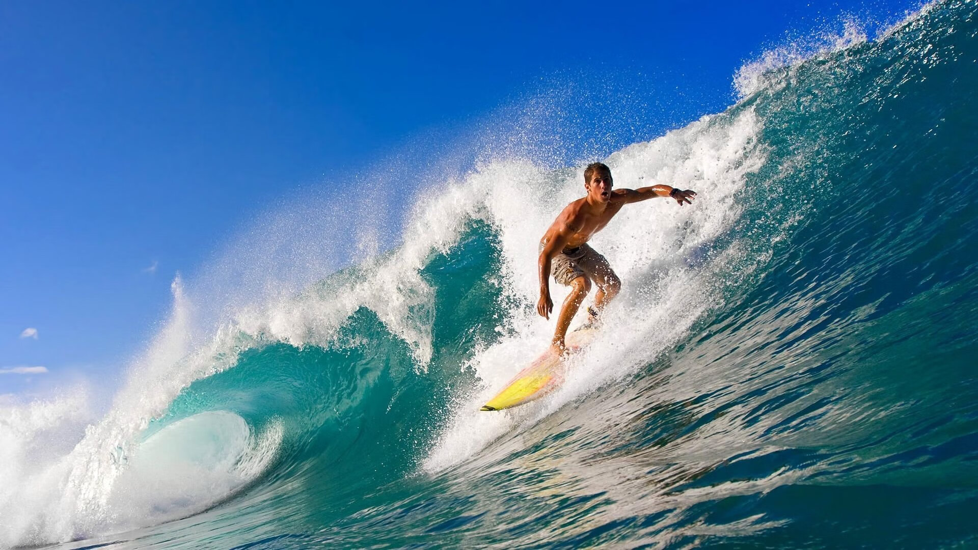 赛道上的红与橙，红牛轻取迈凯伦，勒克莱尔孤胆扛起法拉利